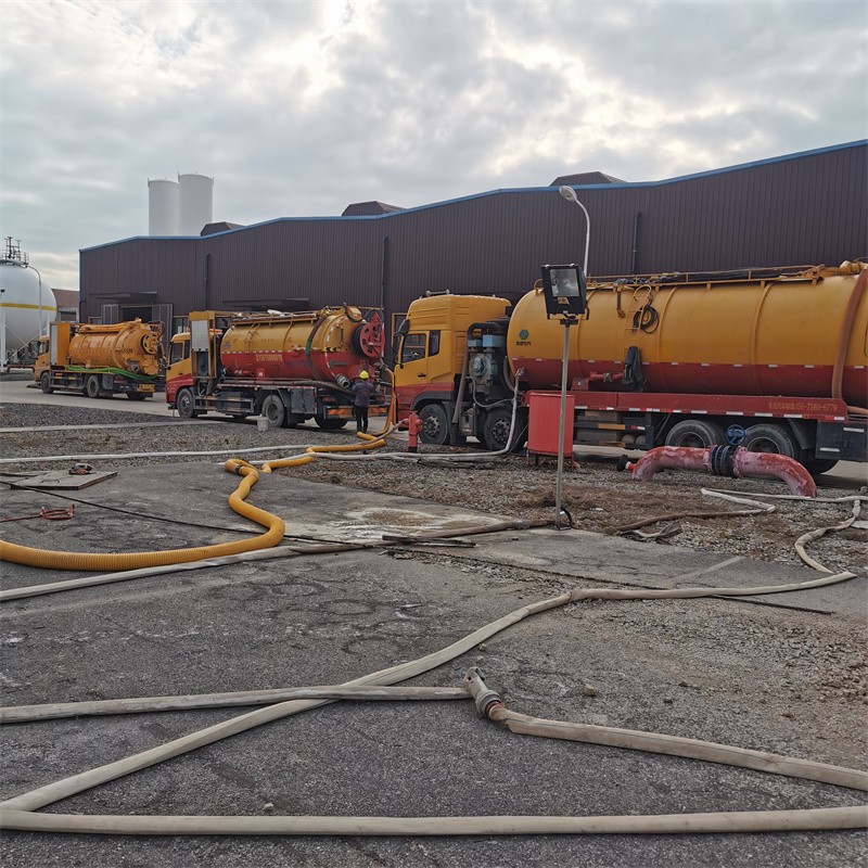 禅城污水池清理