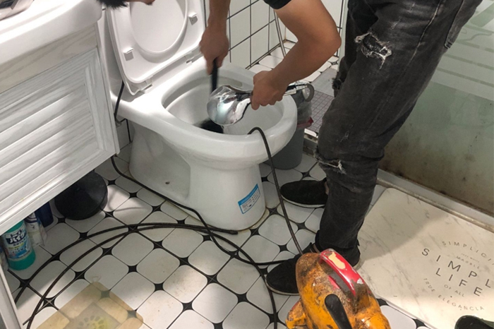 禅城马桶堵塞自己疏通还是找师傅?专业上门服务让你省时更省心